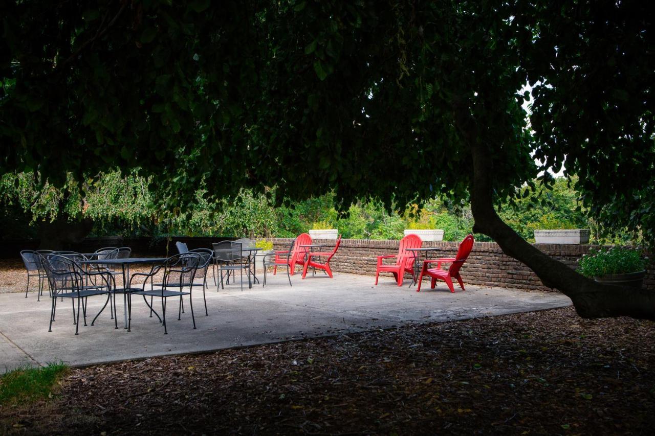 ניו ברונסוויק Rutgers University Inn And Conference Center מראה חיצוני תמונה